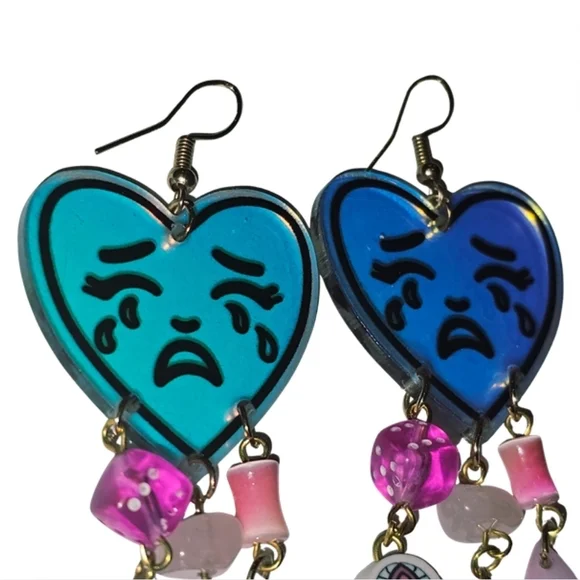 cry baby resin dangle earrings with pink beads - Picture 4 of 5